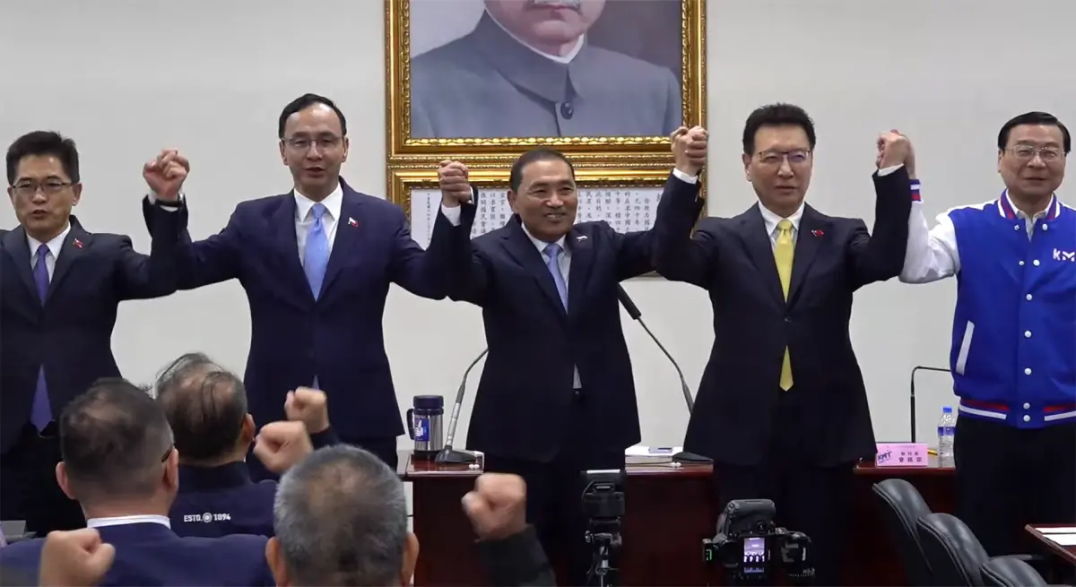 ▲國民黨中常會通過趙少康（右二）擔任侯友宜（中）的副手。（圖／國民黨提供）