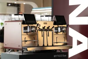 ▲FRANKE推出全新商用咖啡機Mytico系列，期待解決傳統咖啡機繁雜的製作過程與機台繁多的困擾，幫助更多的咖啡業者，提供消費者享有絕佳的質感生活。(圖／NOWnews攝)