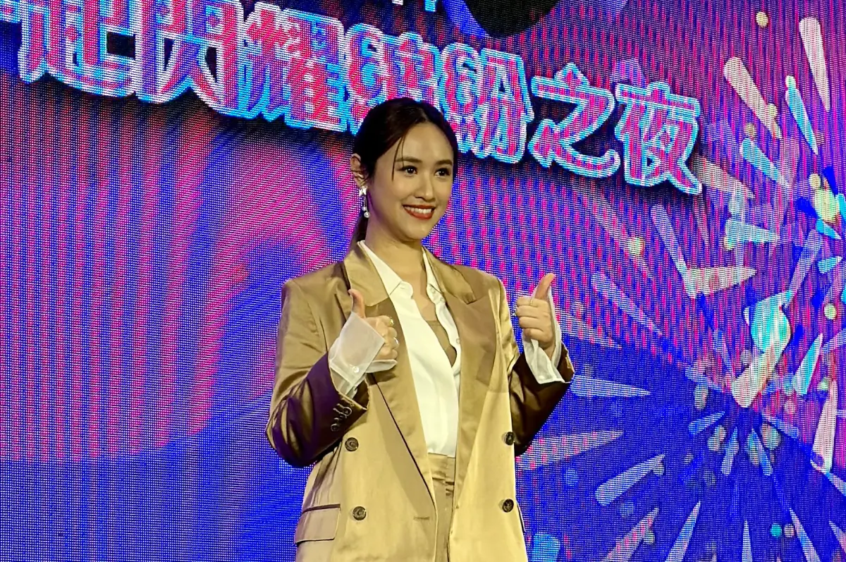 ▲吳姍儒首次主持新北耶誕城巨星演唱會，考慮讓老公帶兒子一起來同歡。說到日前弟弟帶女友見家人，她大讚對方可愛，但被問「先有後婚」一直錯愕，只呼籲「做任何決定都要負責任啦！」（圖／記者黃盈容攝）