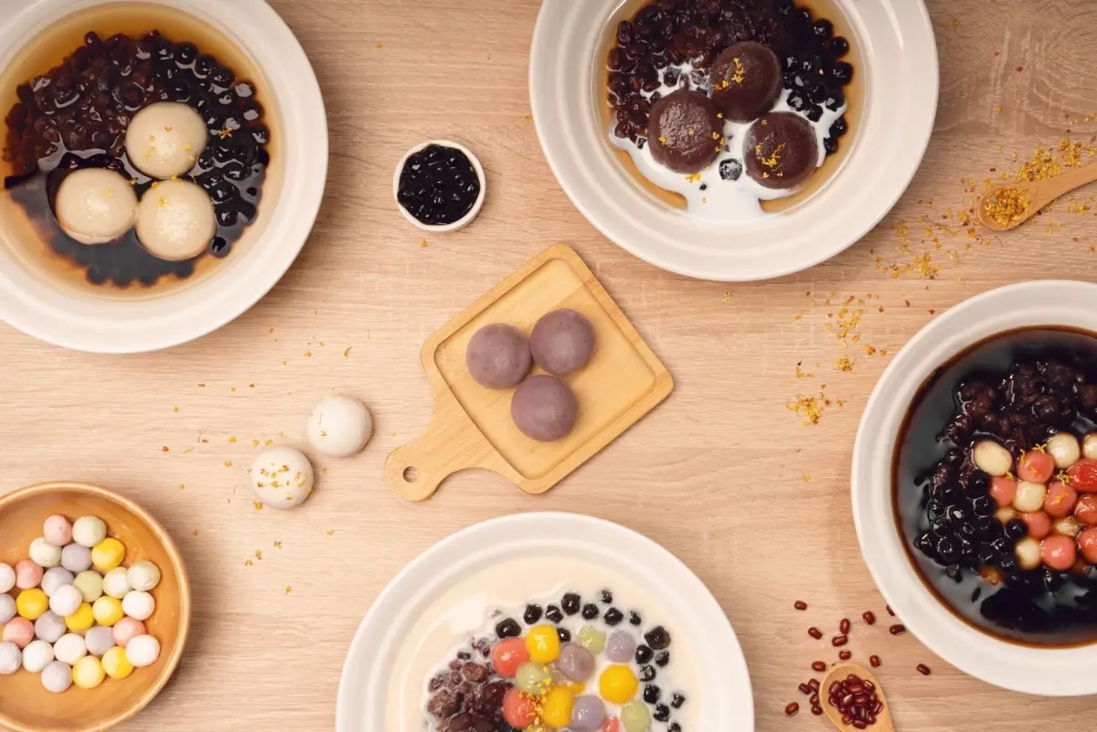 ▲清原芋圓推「極緻滿福湯圓季自由配」4種湯底湯圓自由配，多樣選擇陪你過冬。（圖／品牌提供）