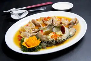 點水樓還以帶有蟹膏的活紅蟳,用黃酒、花雕酒、紹興酒與辛香料等做成醉膏蟹。(圖/點水樓提供) ▲點水樓還以帶有蟹膏的活紅蟳,用黃酒、花雕酒、紹興酒與辛香料等做成醉膏蟹。(圖/點水樓提供)