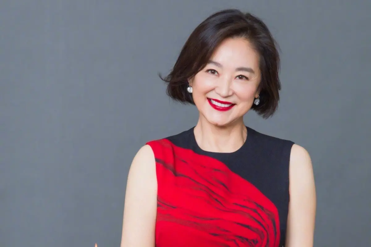 ▲林青霞獲頒第60屆金馬終身成就獎，以此紀錄她從影以來的經典相片。（圖／林青霞微博）