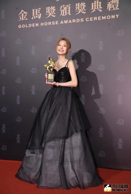▲謝咏欣以《但願人長久》獲得金馬獎最佳新演員。(圖/NOWnews攝影中心) ▲謝咏欣以《但願人長久》獲得金馬獎最佳新演員。(圖/NOWnews攝影中心)