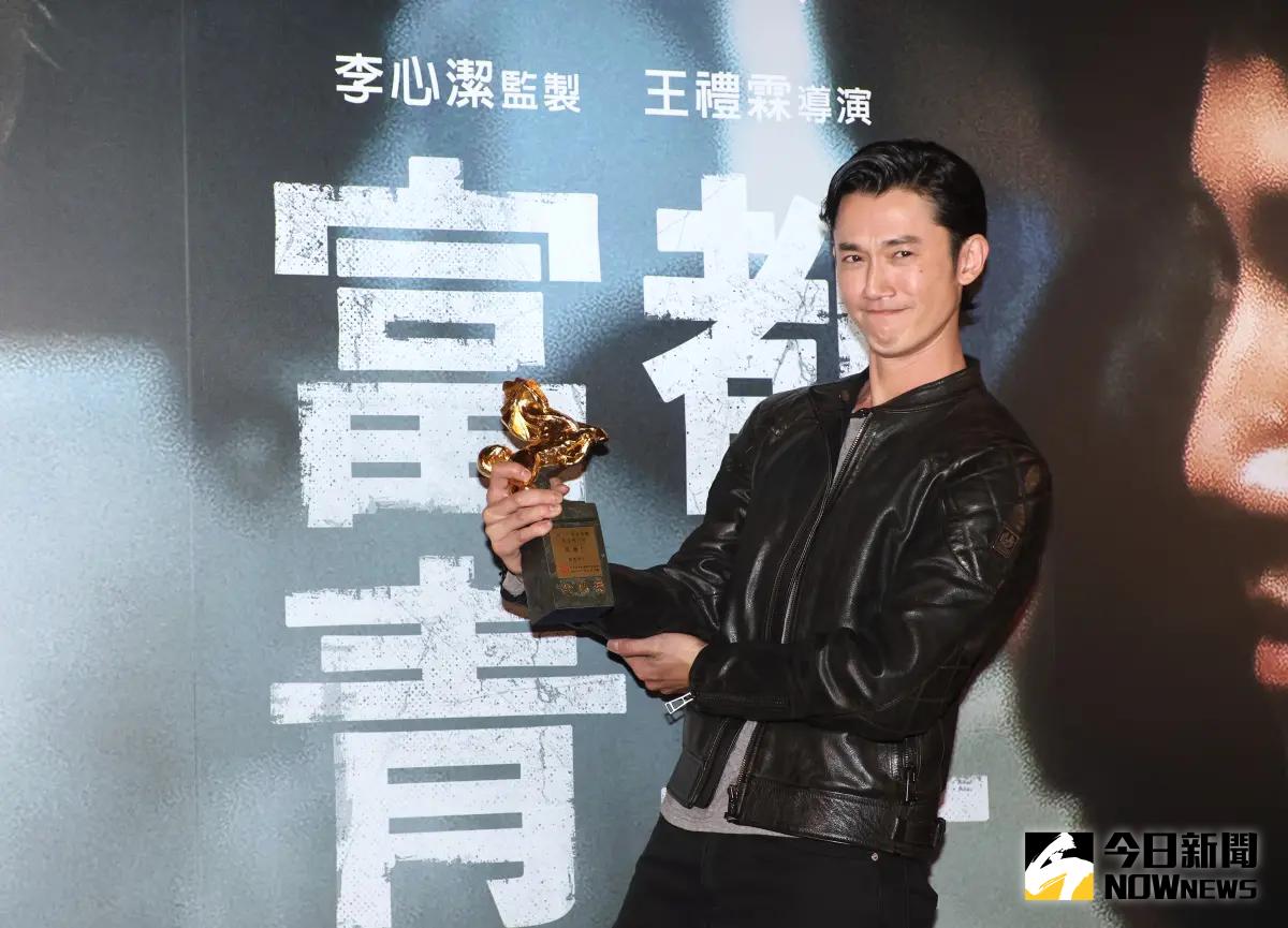 ▲吳慷仁拿下第60屆金馬獎影帝，提到在後台有遇到女友邵雨薇，對方有給他一個大抱抱。（圖／記者陳明中攝）