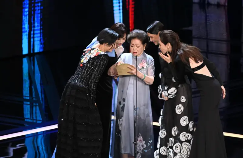 ▲五位影后今年齊聚一堂現身金馬60,頒獎「最佳女主角」,揭獎時五人都相當緊張,圖依序左起為桂綸鎂、陳湘琪、陳淑芳、李心潔、謝盈萱。(圖/金馬執委會提供)