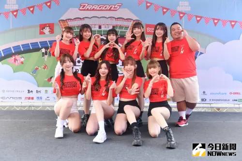 ▲味全龍感謝祭,小龍女。(圖/NOWnews攝影中心) ▲味全龍感謝祭,小龍女。(圖/NOWnews攝影中心)