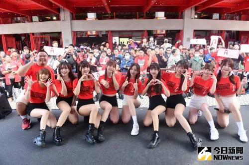 ▲味全龍感謝祭,小龍女。(圖/NOWnews攝影中心) ▲味全龍感謝祭,小龍女。(圖/NOWnews攝影中心)