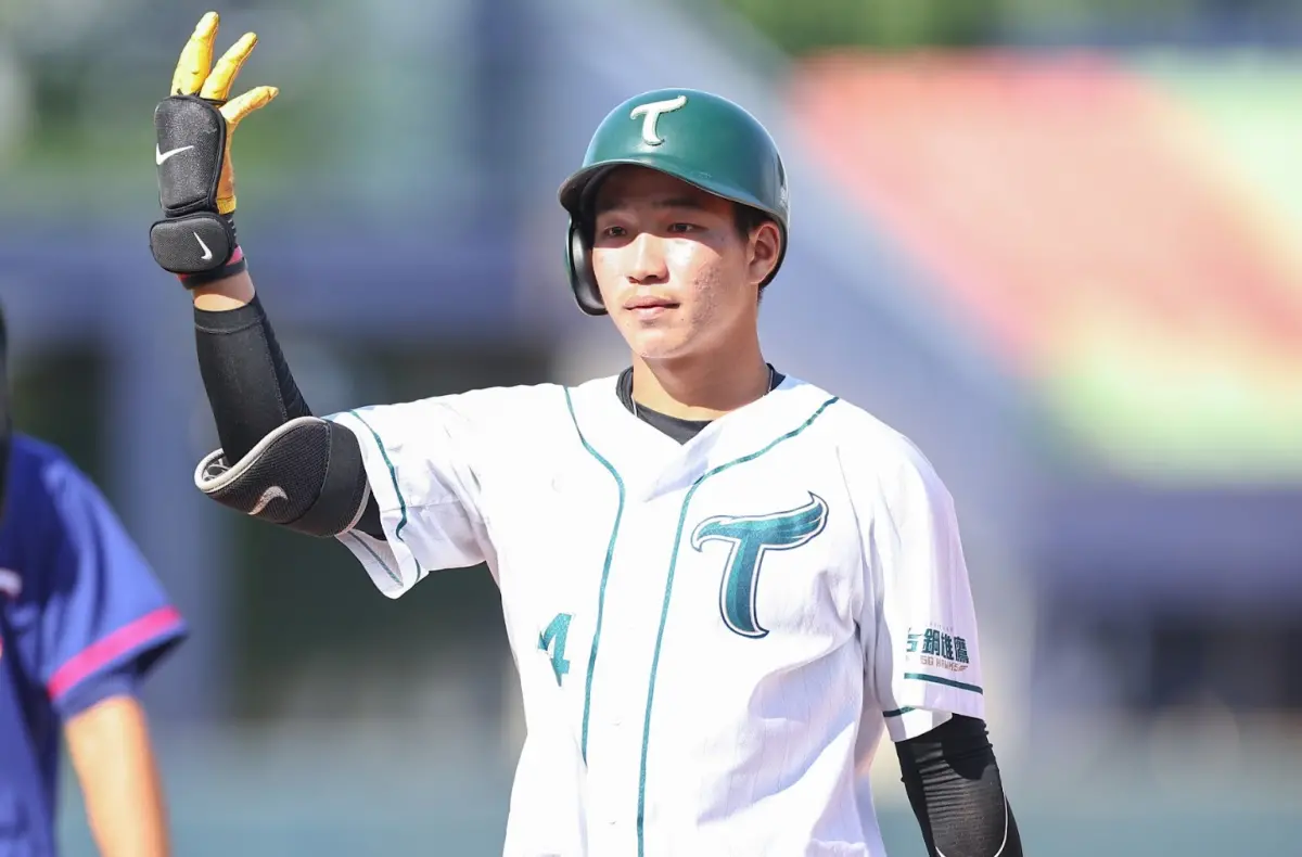 ▲2023冬季聯盟台鋼雄鷹三壘手紀慶然，獲選為本場MVP。（圖／中職提供）