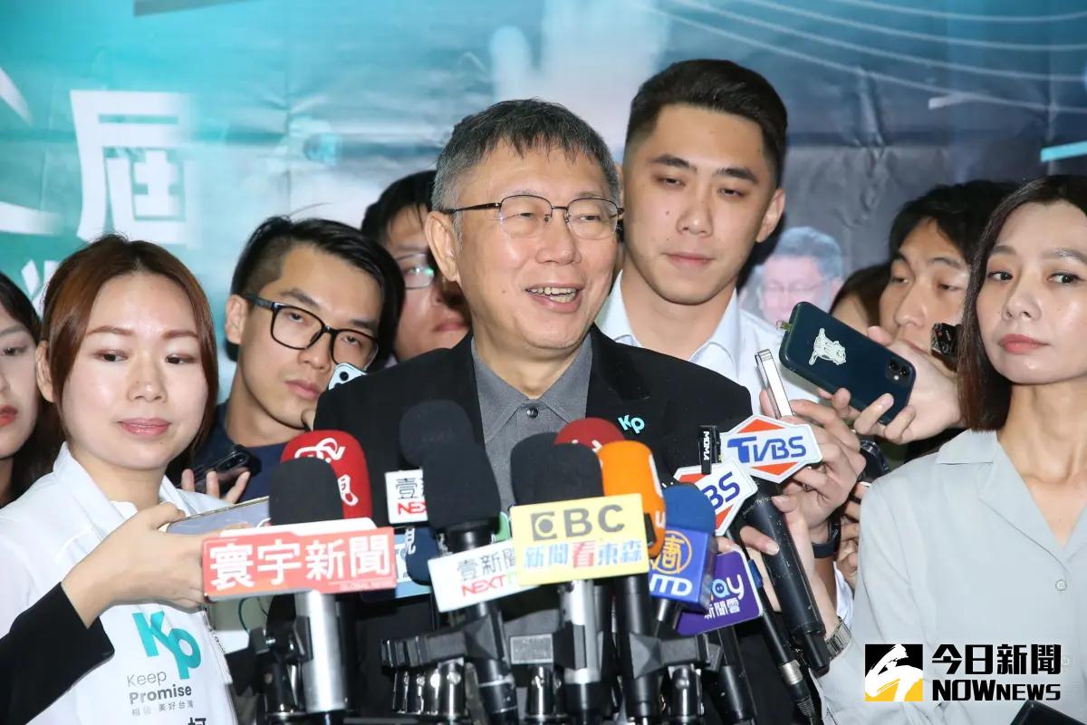 ▲柯文哲登記後第一個公開行程接受媒體聯訪。（圖／記者吳翊緁攝，2023.11.26）