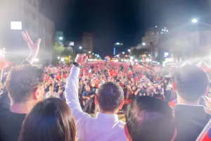 「侯康配」台南競總成立！首場造勢大會湧入3萬人　韓國瑜也聲援
