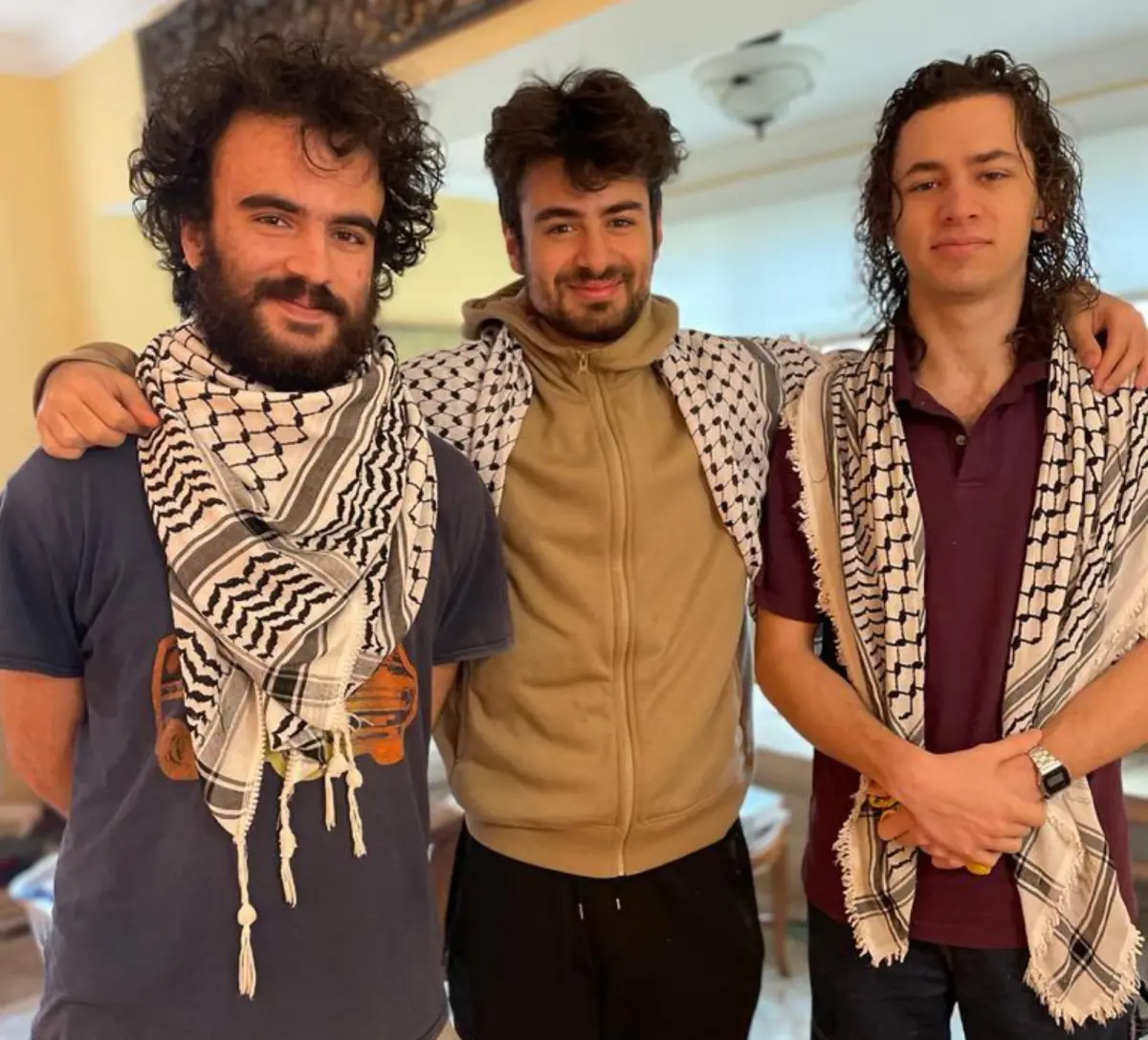 ▲在美國念大學的3名巴勒斯坦學生，近日在佛蒙特州遭人槍擊，家屬呼籲美國官員從仇恨犯罪的角度調查這起事件。（圖／翻攝自X平台）