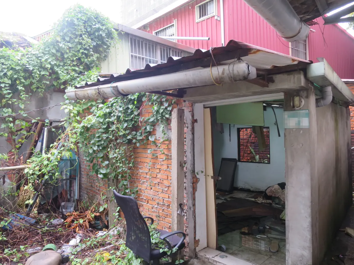 ▲老屋改建能讓房價翻倍，但卻有達人點出「頂樓加蓋」等3種房注定難都更。圖中房屋與本文無關。（示意圖 ／新北市政府都市更新處提供）