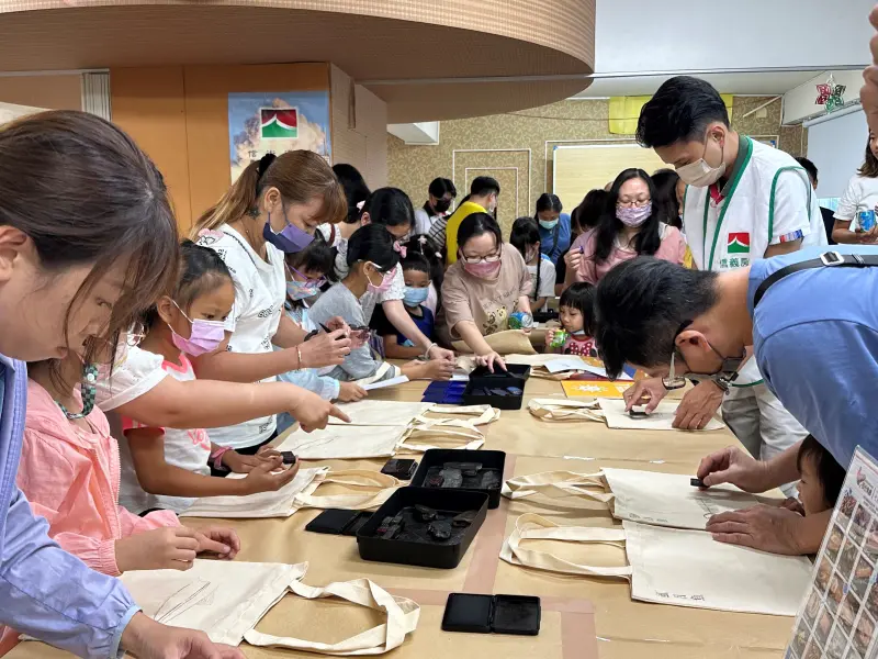 ▲信義房屋永續門市-成大店推動永續海鮮，獲市府頒發ESG概念店認證。（圖／資料照片）