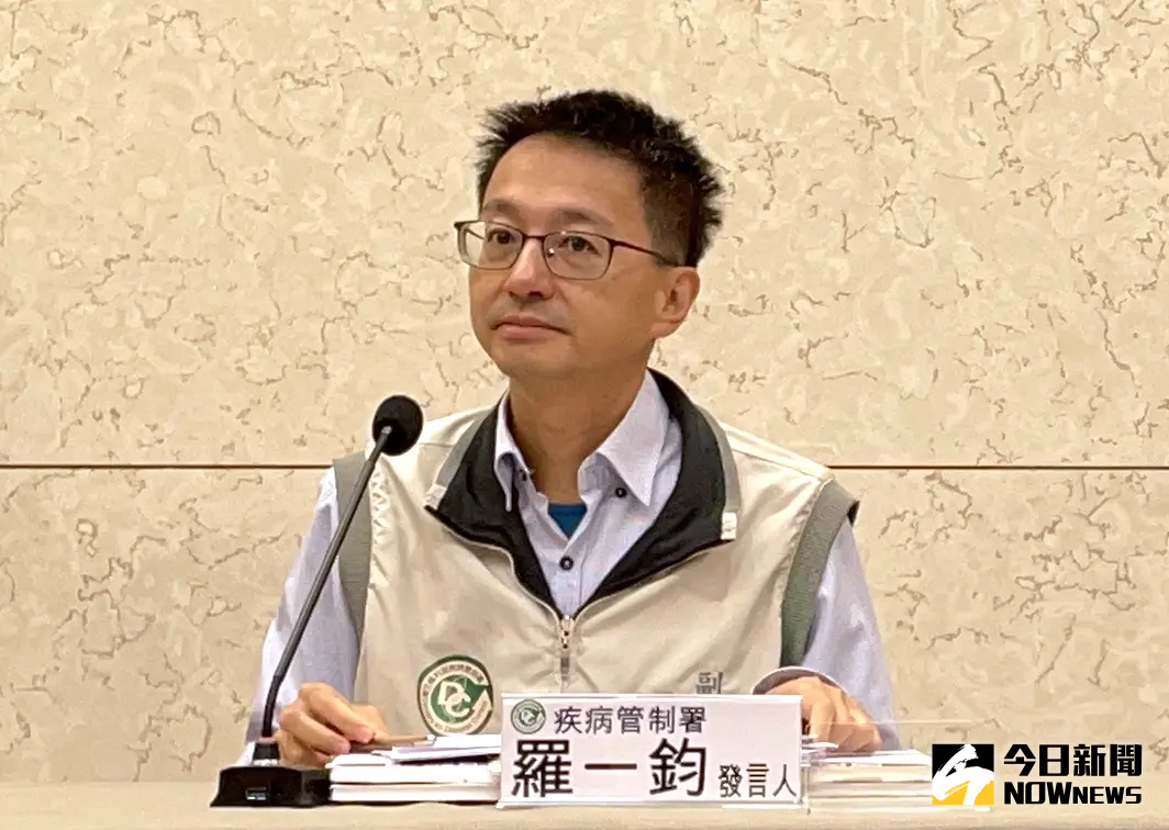 ▲衛福部疾管署副署長羅一鈞表示，昨（27）日新冠肺炎XBB疫苗接種人次創半月來新高，且目前監測顯示，台灣並未出現類似中國、呼吸道疫情快速增溫的情況。（圖／記者林志怡攝，2023.11.28）