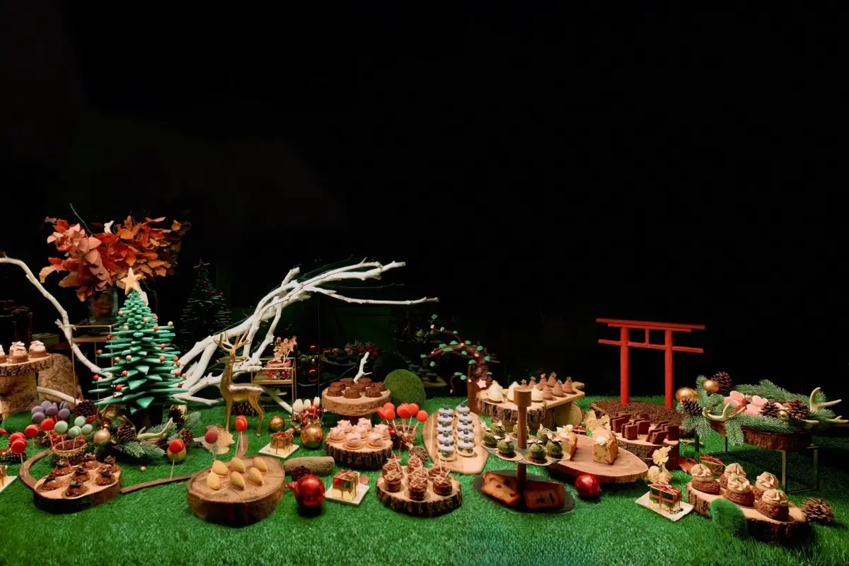 ▲台南晶英酒店邀請旅日多年的法籍米其林巧克力大師史蒂芬維克斯客座，嚴選法國擁有百年歷史的巧克力Weiss打造多款甜點，即日起至2024年2月15日，每人售價只要680元＋10%。（圖／台南晶英提供）