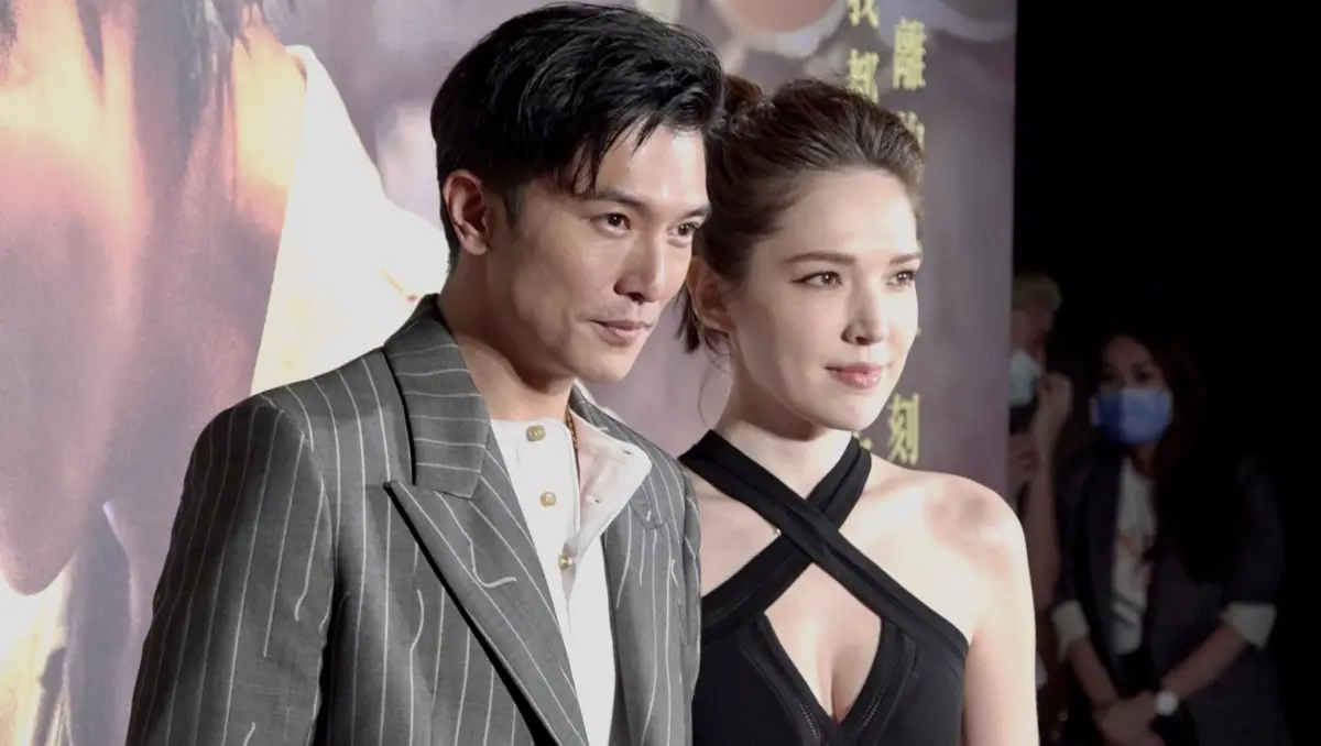 ▲許瑋甯（右）昨日奪金鐘視后，老公邱澤（左）甜蜜喊道「我以我太太為傲為榮」。（圖／資料照）