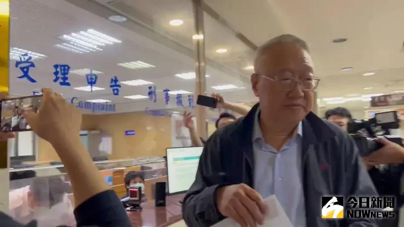 ▲中影董事長郭台強上午抵達北檢,接受檢察官偵訊(圖/讀者提供,2023.11.29)