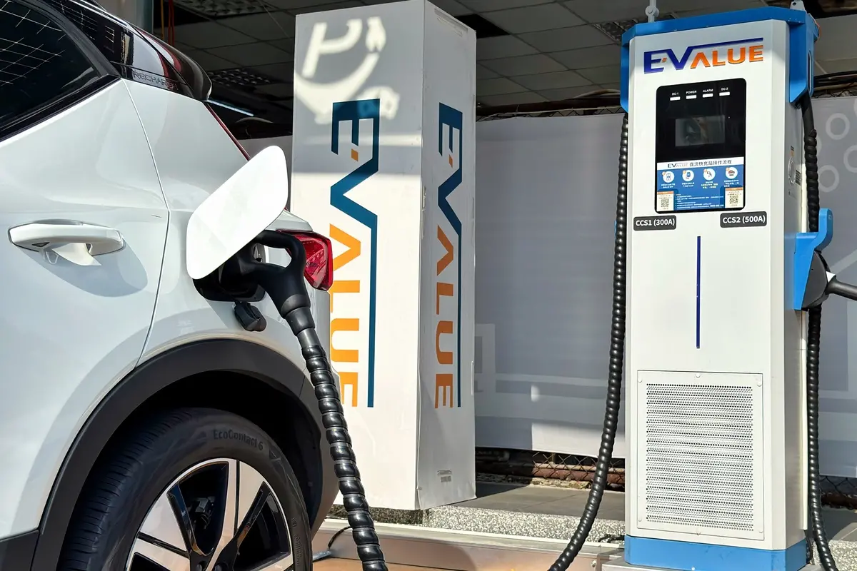 ▲ 隨插即充、感應充電、智慧地鎖，華城電能科技充電服務再升級，提供各大車廠全方位充電技術支援 