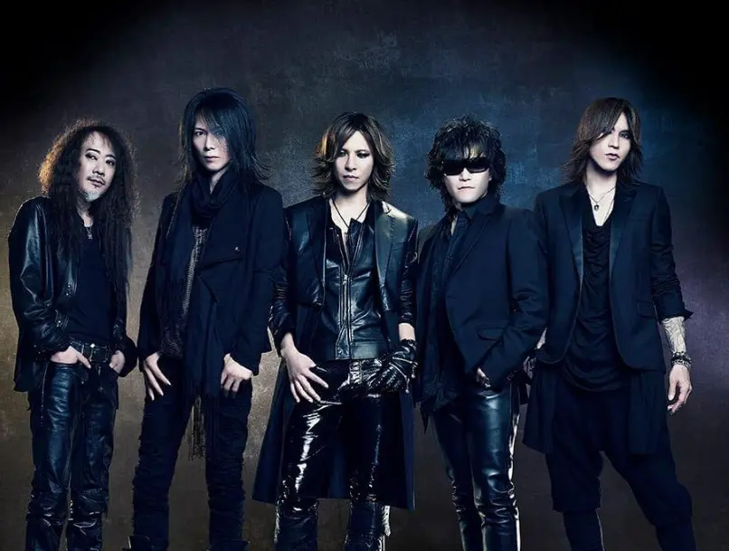 ▲X Japan貝斯手Heath（左二）罹患大腸癌逝世，Pata（左起）、Yoshiki、Toshi、Sugizo出席追思音樂會。（圖／翻攝X Japan IG）