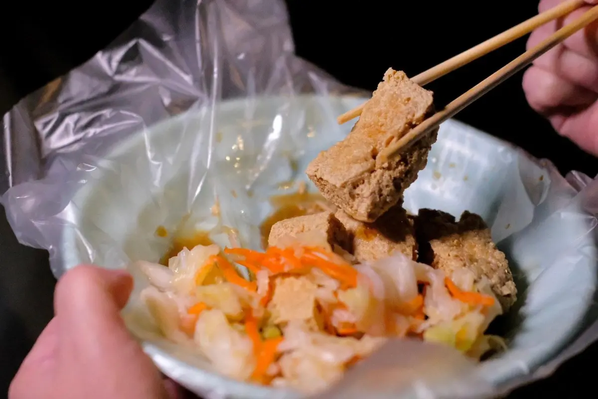 ▲師大分部神之臭豆腐終於有店面，11月29日起在新北永和正式開張營業，售價小份60元、大份80元。（圖／記者葉盛耀攝）