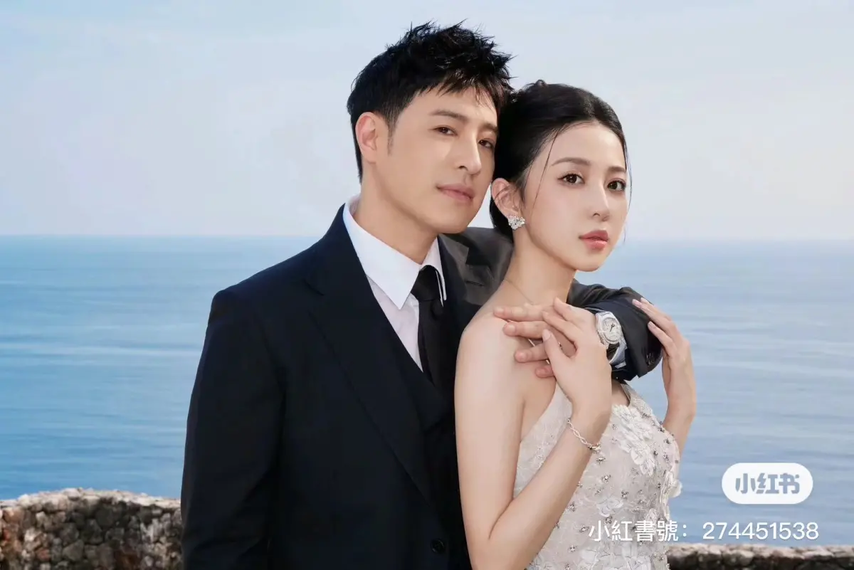 ▲潘瑋柏（左）和愛妻宣云婚禮照曝光，宣云好身材全都露，甜喊「美好的回憶」。（圖／宣云小紅書）