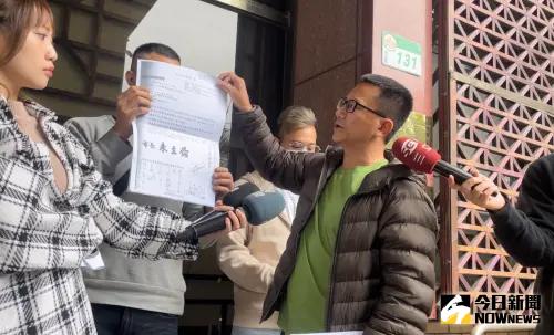 呂忠吉告侯友宜 包庇 ▲「玩色創意」負責人呂忠吉,質疑國民黨總統候選人侯友宜涉及「包庇」喬案疑雲,向台北地檢署告發侯友誼涉嫌包庇罪。(圖/記者潘千詩攝,2023.11.30)