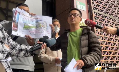 呂忠吉告侯友宜 包庇 ▲「玩色創意」負責人呂忠吉,質疑國民黨總統候選人侯友宜涉及「包庇」喬案疑雲,向台北地檢署告發侯友誼涉嫌包庇罪。(圖/記者潘千詩攝,2023.11.30)