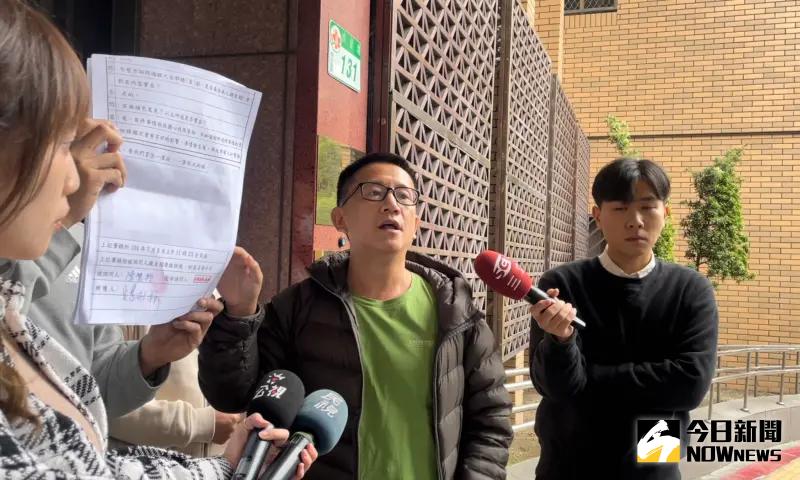 ▲「玩色創意」負責人呂忠吉,質疑國民黨總統候選人侯友宜涉及「包庇」喬案疑雲,向台北地檢署告發侯友誼涉嫌包庇罪。(圖/記者潘千詩攝,2023.11.30)