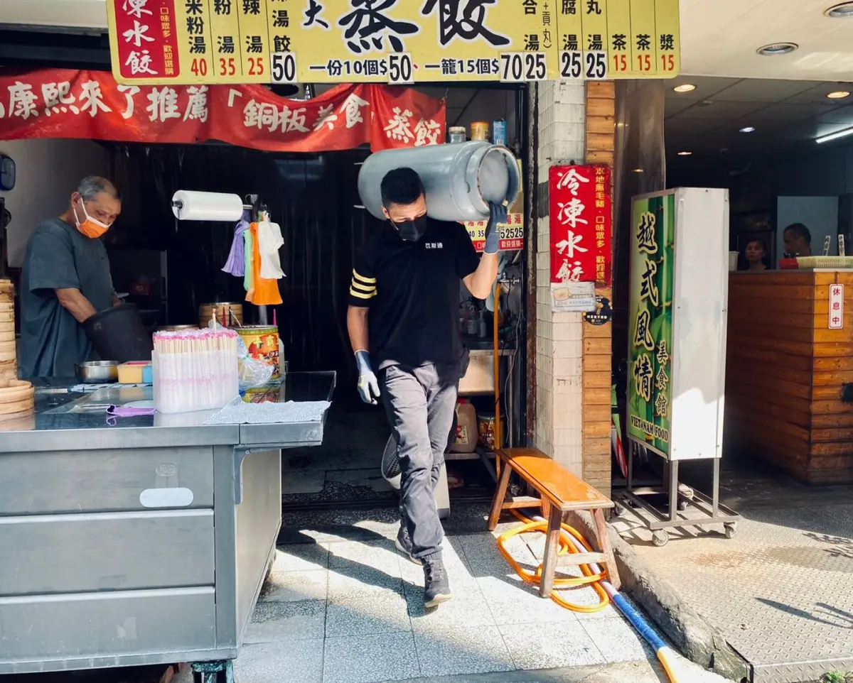 ▲叫瓦斯不僅是許多家庭生活的一部份，對餐飲業者來說更是每個月的例行公事。（圖／品牌提拱）
