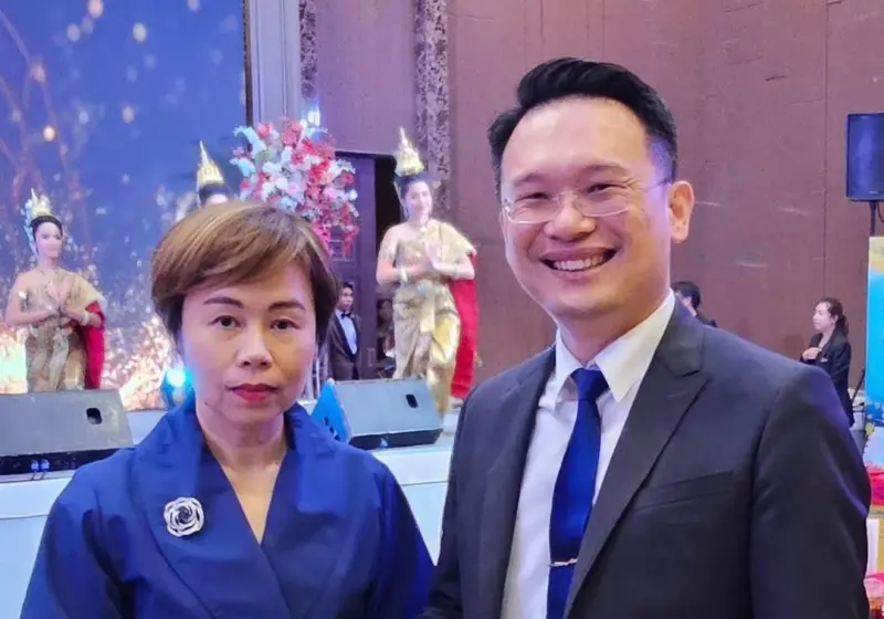 ▲ 桃園副市長（右）和曼谷副市長（左）共同見證城市觀光結盟。（圖／桃園市政府）
