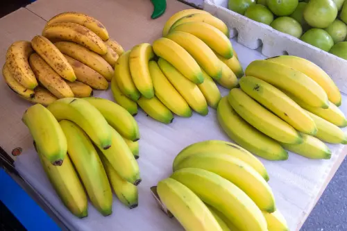 農業部曝挑香蕉3撇步！延長保鮮期只要1動作　就能一週「不變黑」
