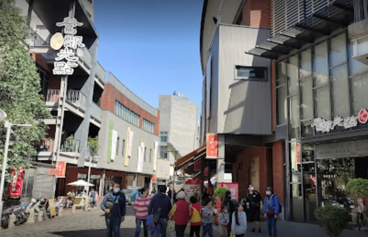 ▲新北市「鶯歌老街」是今年目前最冷門的老街，單月6萬人開逛仍然排名墊底。（圖/Google評價）