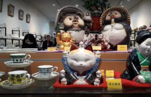 ▲不少遊客認為雖然「鶯歌老街」可以看到許多陶瓷器具,但是整體老街食物攤商過少,親民度略顯不足。(圖/Google評價) ▲不少遊客認為雖然「鶯歌老街」可以看到許多陶瓷器具,但是整體老街食物攤商過少,親民度略顯不足。(圖/Google評價)