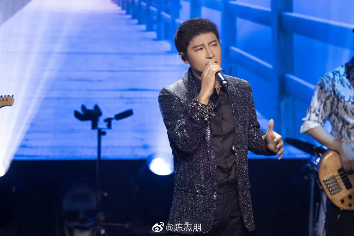 ▲「小虎隊」陳志朋逃漏稅被追討4400萬繼續犯，如今又遭爆料罵員工還積欠薪水。（圖／翻攝陳志朋微博）