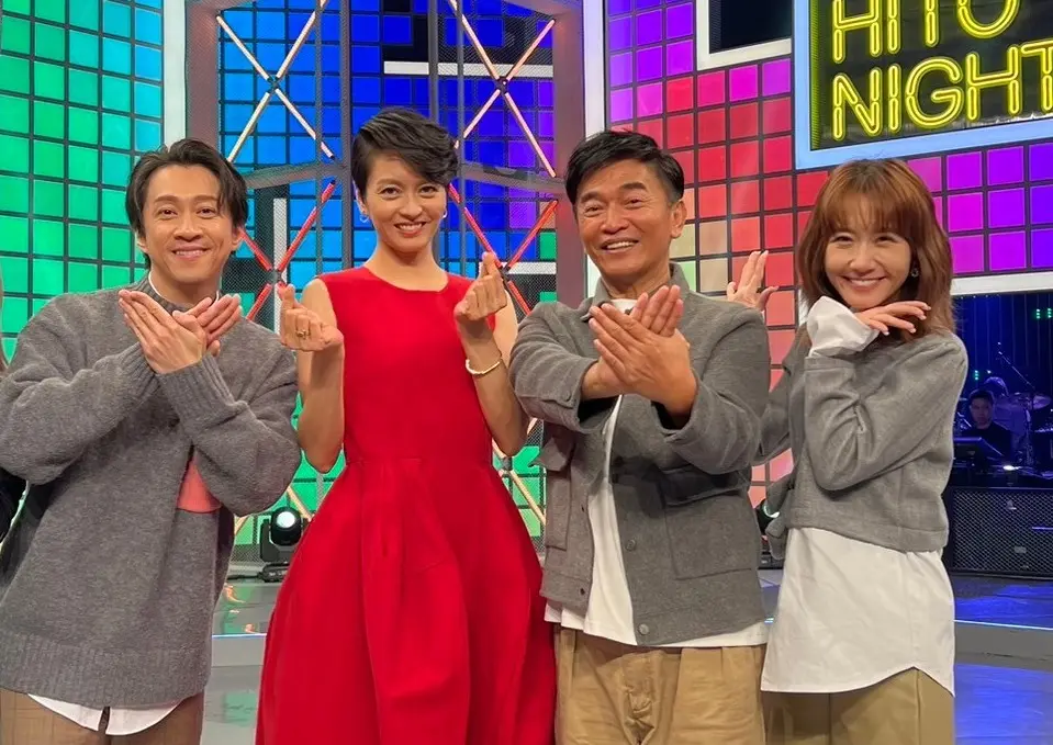 ▲梁詠琪（左二）上吳宗憲（右二）、Lulu（右）、陳漢典主持的《綜藝大熱門》。吳宗憲見偶像太開心，還稱梁詠琪小孩「搞不好長得像我！」（圖／三立提供）