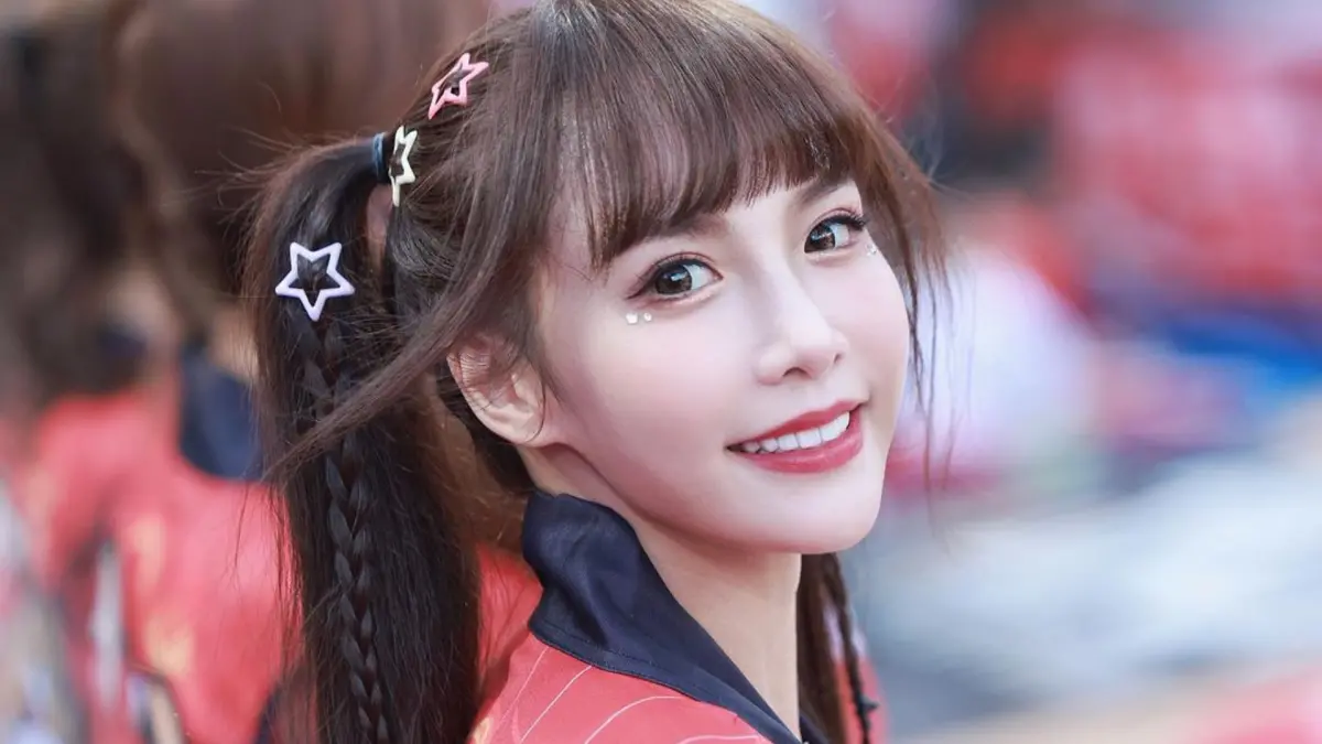 ▲啦啦隊女神牛奶自爆工作表演時，遭到伸手性騷擾，而且對方還給了1千元當小費，讓她氣炸直呼：「以為是酒店嗎？」（圖／牛奶IG）