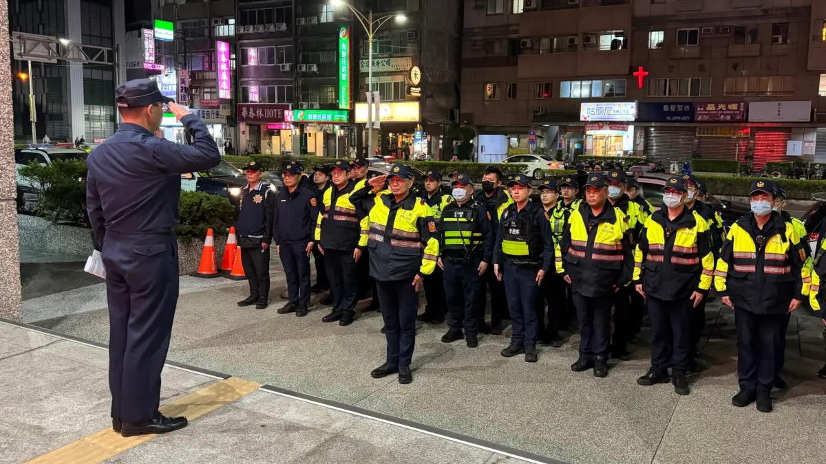 ▲警政署執行全國擴大臨檢勤務，新北市政府警察局實施威力掃蕩擴大臨檢勤務，淨化選前治安。（圖 ／新北市政府警察局提供）
