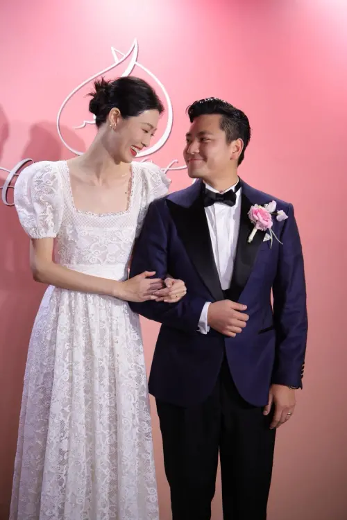 張艾嘉獨子王令塵舉行婚宴,與交往7年的29歲火辣大陸超模游天翼完婚。(圖/Number One PR Communication Limited提供) ▲張艾嘉獨子王令塵舉行婚宴,與交往7年的29歲火辣大陸超模游天翼完婚。(圖/Number One PR Communication Limited提供)