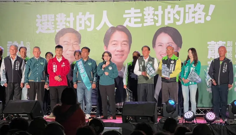 ▲民進黨立委候選人謝志忠的造勢活動，基進黨不分區立委候選人徐煊博也同台。（圖／記者顏幸如攝，2023.12.02）