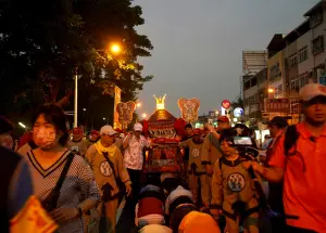 大甲媽祖南巡人員疑似食物中毒　周春米探視指示速查
