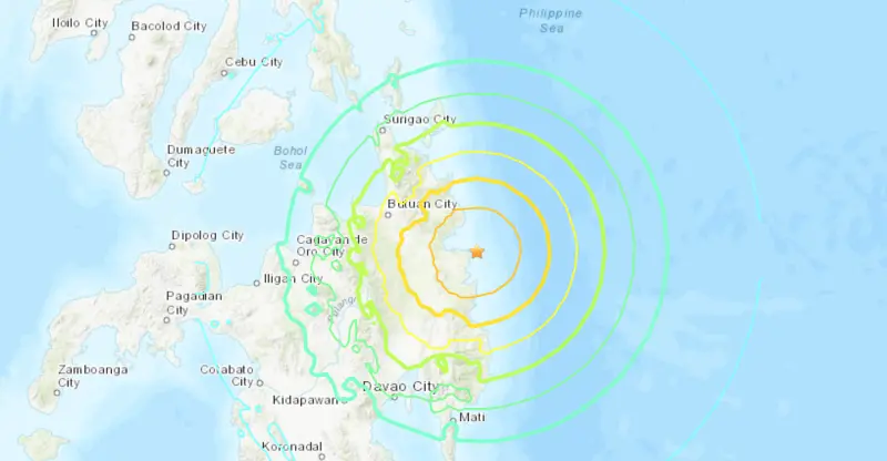 ▲菲律賓民答那峨島附近今（2）日晚間10點37分左右發生芮氏規模7.6地震，震源深度約32.8公里，日本氣象廳發布海嘯注意警報。（圖／翻攝自美國地質調查局網站）