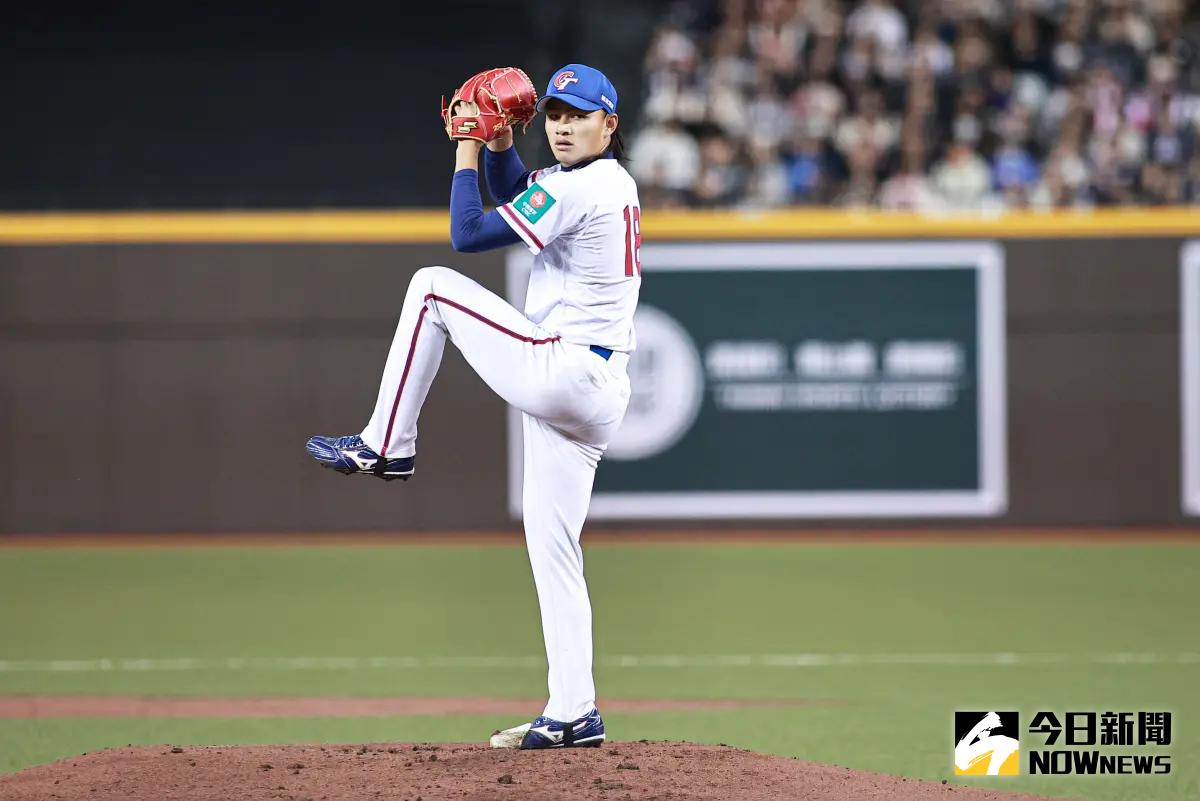 ▲2023亞錦賽冠軍戰登場，「台日大戰」今晚6時30分在台北大巨蛋開打，中華隊派出徐若熙對決日本左投加藤三範，電視轉播、線上直播免費看懶人包快收。（圖／記者葉政勳攝 , 2023.12.03）