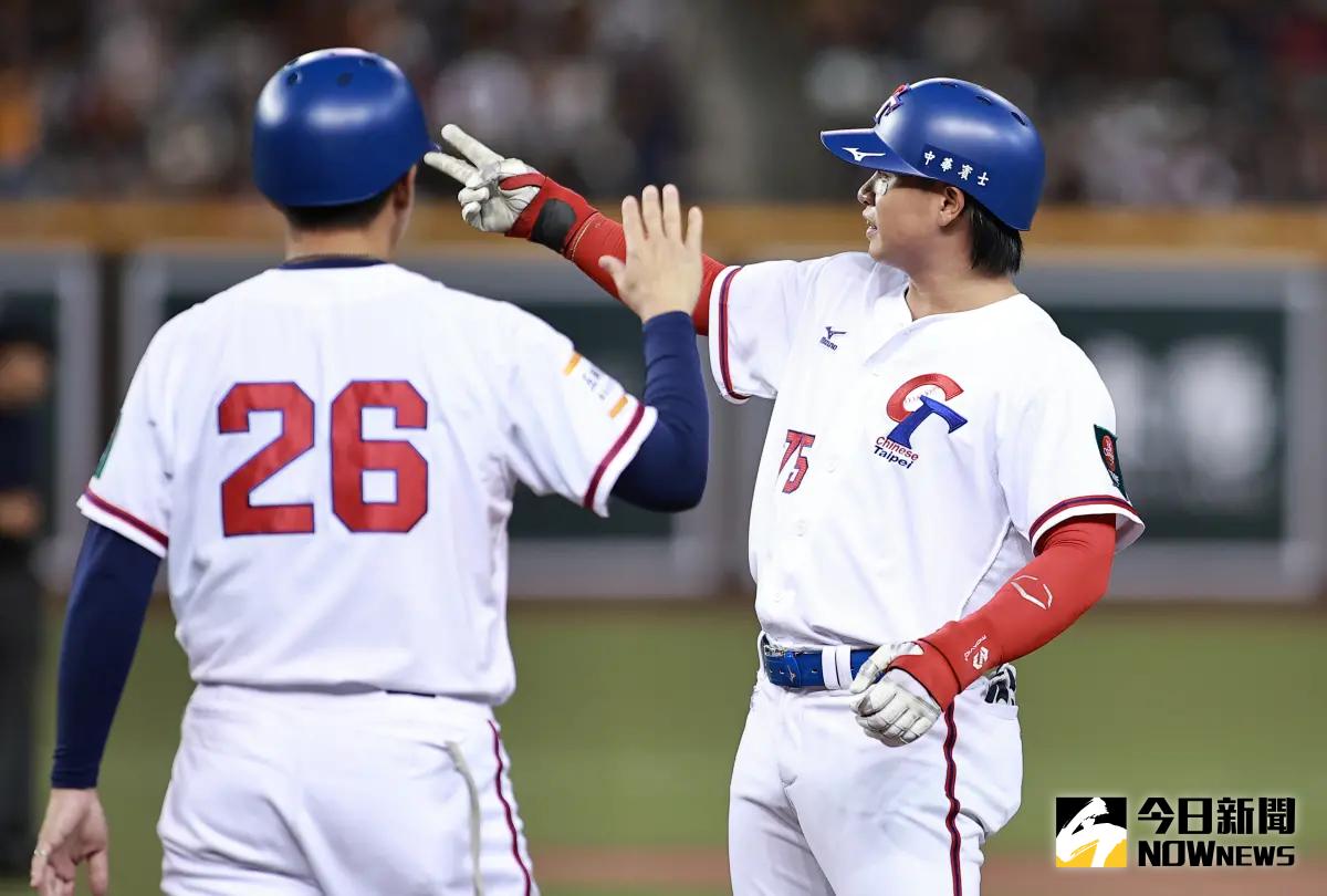 ▲亞錦賽中華隊右外野手陳孝允單場雙安，擊出台北大巨蛋第一分打點。（圖／記者葉政勳攝）