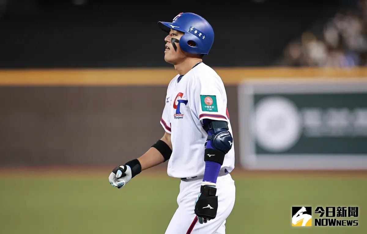 ▲亞錦賽中華隊一壘手拿莫．伊漾預測大巨蛋首轟。（圖／記者葉政勳攝 ）