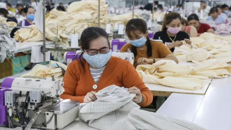 ▲越南紡織業在2023年面臨史上最困難的一年，如今訂單量正緩慢復甦。（圖／翻攝自「越南快訊」）