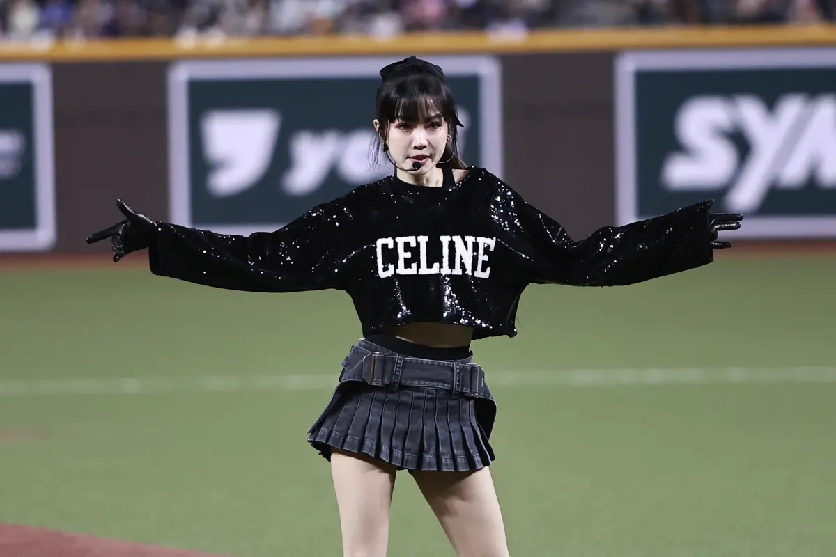 ▲亞錦賽中華隊今對戰韓國，這也是台北大巨蛋第一場國際性賽事，大批球迷卻給出負評，認為開幕典禮拖時間又尷尬，連開場嘉賓謝金燕也被批評「表演功力退步」。（圖／記者葉政勳攝）