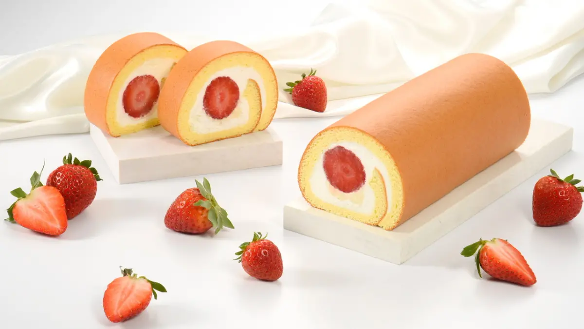 ▲因應草莓季開跑，亞尼克推出冬季限定的「鮮採草莓生乳捲」。（圖／亞尼克提供）