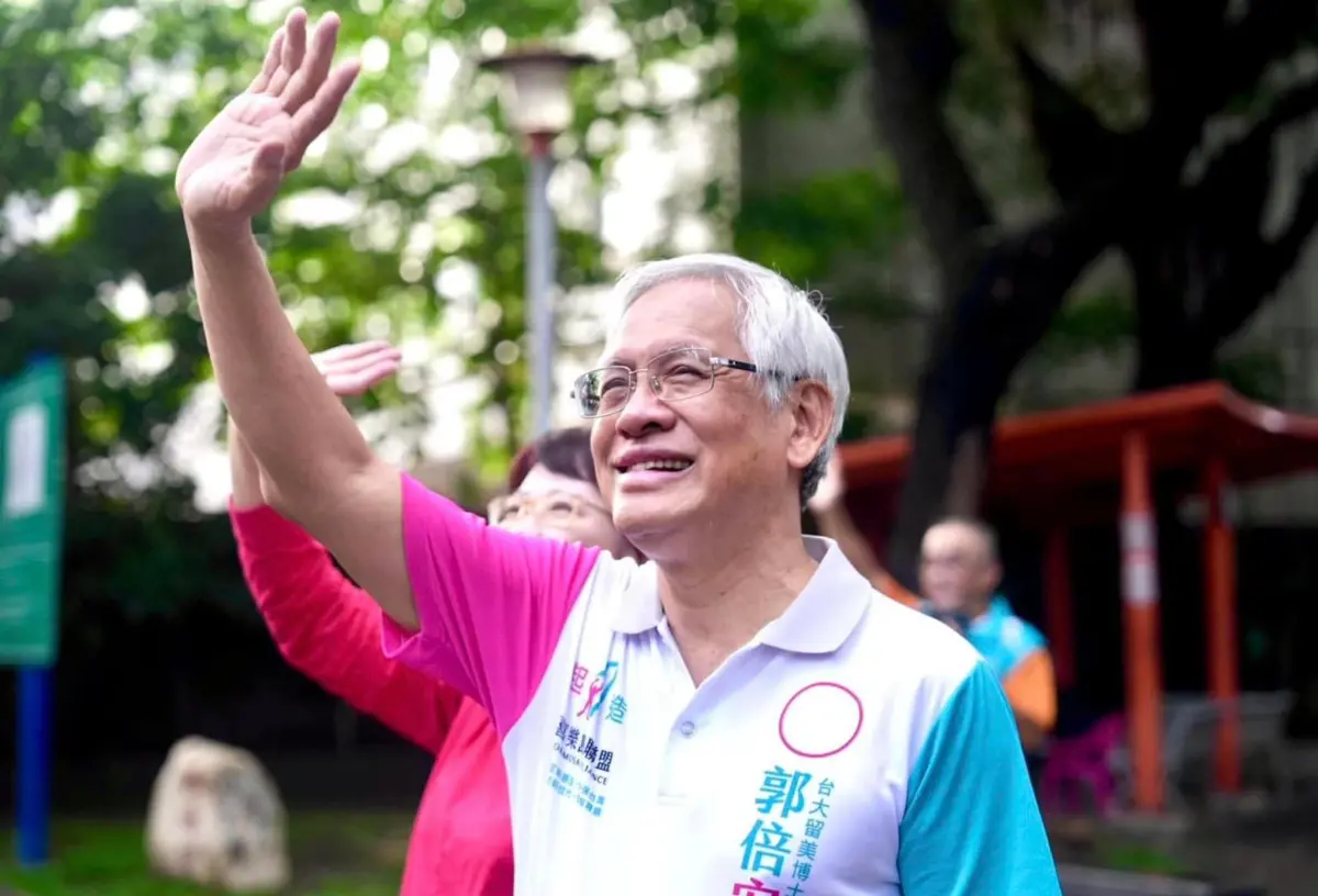 ▲郭倍宏請大家睜大眼睛看一看誰才是適任能帶領台灣及高雄走出困局的人！（圖／截自郭倍宏臉書）