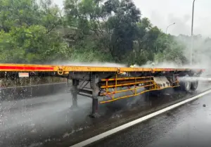 紫爆!國1南下林口段半聯結車起火 濃煙沖天現場回堵近3公里