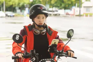 ▲趙露思拍攝電視劇《後浪》學習很多中醫知識。(圖/中天娛樂台提供) ▲趙露思拍攝電視劇《後浪》學習很多中醫知識。(圖/中天娛樂台提供)